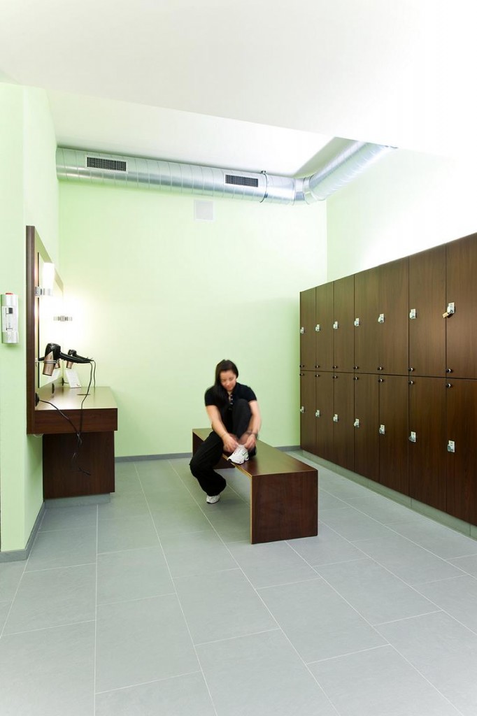 Garderobe mit Fönstation Garderobe mit Fönstation